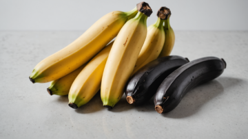 peau noire, mais chair encore ferme et odeur normale ? découvrez comment vérifier si vos bananes sont encore bonnes à manger et quand les jeter.